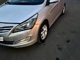 Hyundai Solaris 2014 года за 4 700 000 тг. в Актобе – фото 2