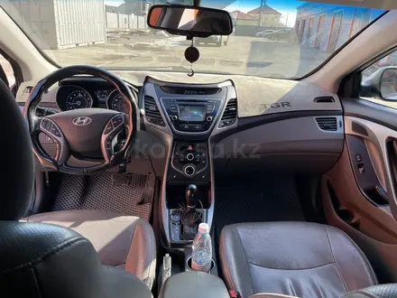 Hyundai Elantra 2014 года за 6 000 000 тг. в Атырау – фото 9
