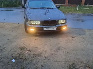 BMW 523