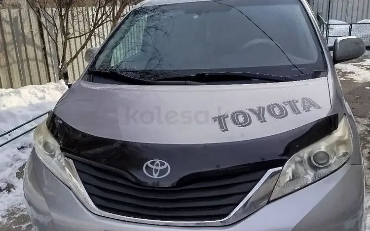 Toyota Sienna 2011 года за 10 800 000 тг. в Алматы