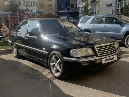 Mercedes-Benz C 240 1999 года за 3 100 000 тг. в Алматы – фото 2