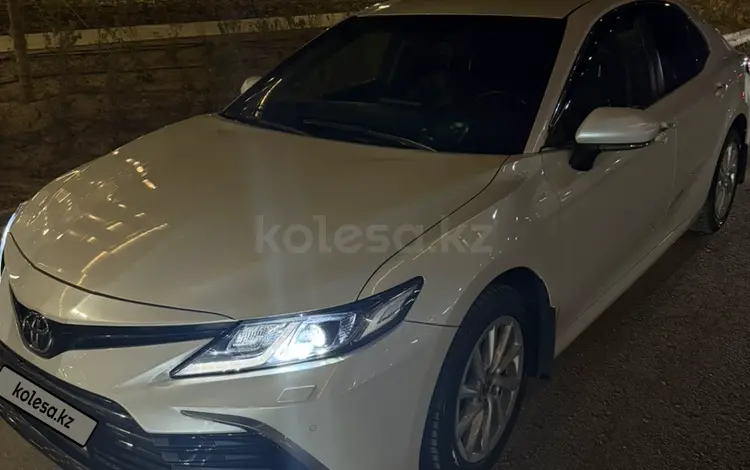 Toyota Camry 2021 года за 14 500 000 тг. в Шымкент