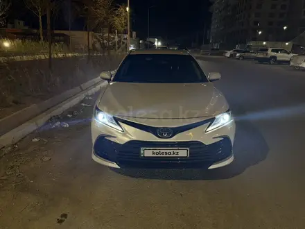 Toyota Camry 2021 года за 14 500 000 тг. в Шымкент – фото 3
