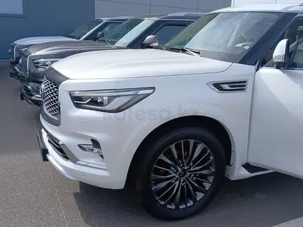 Infiniti QX80 2022 года за 37 500 000 тг. в Астана – фото 2