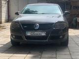 Volkswagen Passat 2006 года за 1 950 000 тг. в Алматы – фото 2