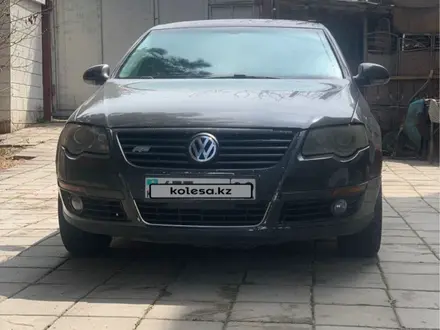 Volkswagen Passat 2006 года за 1 950 000 тг. в Алматы – фото 2