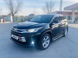 Toyota Highlander 2019 года за 19 200 000 тг. в Шымкент