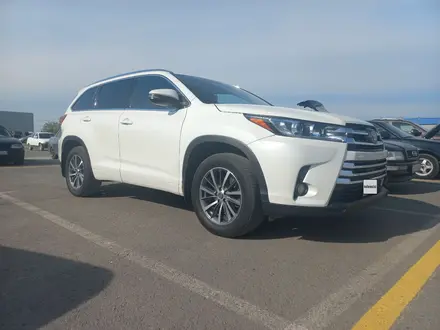 Toyota Highlander 2017 года за 12 500 000 тг. в Уральск – фото 2