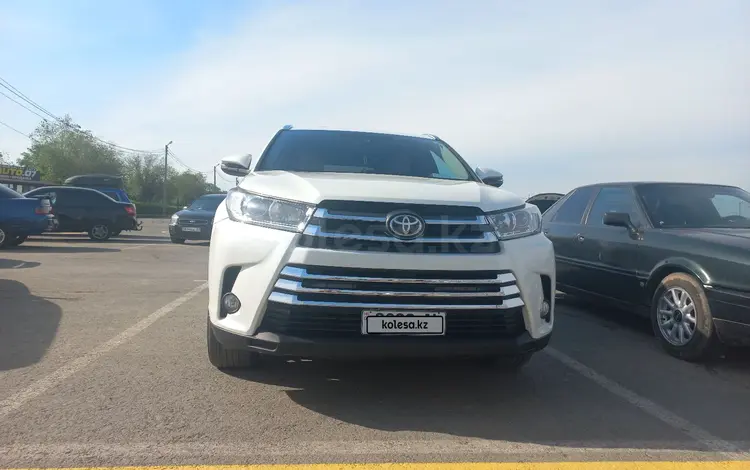 Toyota Highlander 2017 года за 12 500 000 тг. в Уральск