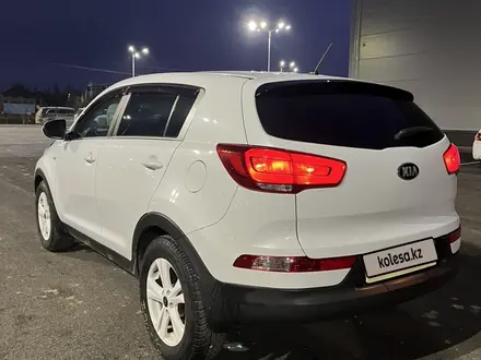 Kia Sportage 2015 года за 7 600 000 тг. в Актобе – фото 4