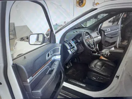 Ford Explorer 2018 года за 14 900 000 тг. в Алматы – фото 8