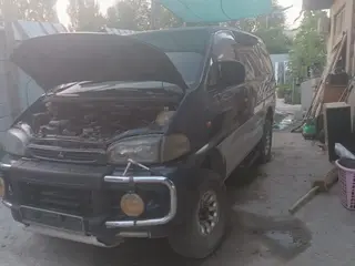 Mitsubishi Delica