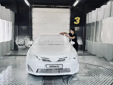 Toyota Camry 2013 года за 8 100 000 тг. в Атырау
