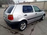 Volkswagen Golf 1994 года за 900 000 тг. в Семей – фото 2