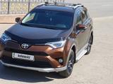 Toyota RAV4 2018 года за 17 770 000 тг. в Кокшетау – фото 2