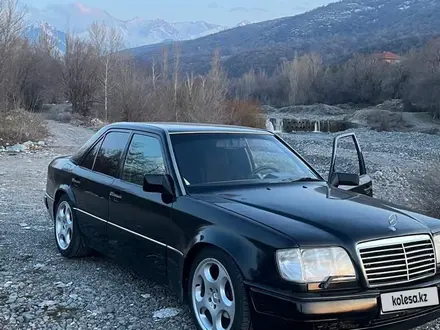 Mercedes-Benz E 320 1991 года за 3 000 000 тг. в Алматы