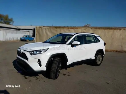 Toyota RAV4 2022 года за 16 700 000 тг. в Петропавловск