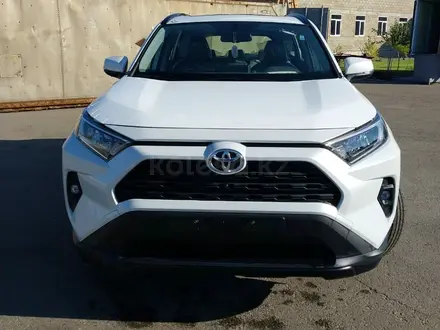 Toyota RAV4 2022 года за 16 700 000 тг. в Петропавловск – фото 3