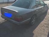 Mercedes-Benz E 220 1994 года за 1 200 000 тг. в Жосалы – фото 4