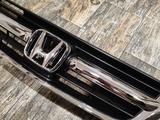Решетка радиатора Honda CR-V за 27 000 тг. в Алматы – фото 3