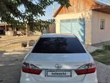 Toyota Camry 2015 годаfor11 200 000 тг. в Шымкент – фото 2