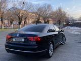 Volkswagen Passat 2019 года за 9 000 000 тг. в Алматы – фото 3