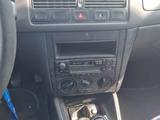 Volkswagen Golf 1999 годаүшін10 000 тг. в Актобе – фото 4