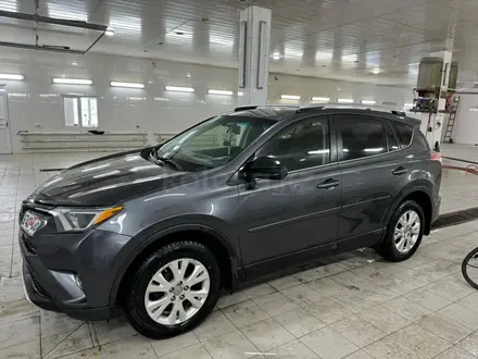 Toyota RAV4 2016 года за 8 500 000 тг. в Актобе – фото 2