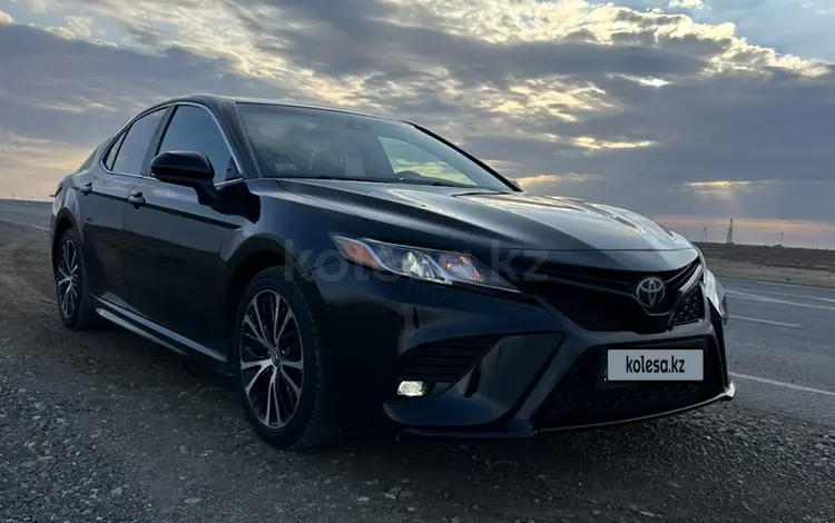 Toyota Camry 2018 года за 14 500 000 тг. в Жанаозен