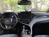 Toyota Camry 2021 года за 14 800 000 тг. в Астана – фото 5