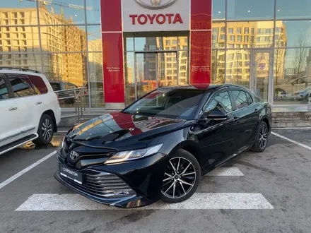 Toyota Camry 2019 года за 11 200 000 тг. в Астана