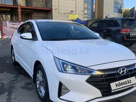 Hyundai Elantra 2019 года за 8 200 000 тг. в Астана – фото 2