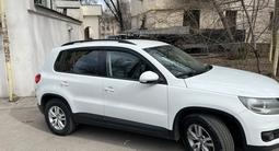 Volkswagen Tiguan 2015 года за 6 880 000 тг. в Алматы – фото 3