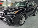 Toyota Highlander Luxe 2025 года за 31 500 000 тг. в Семей
