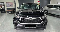 Toyota Highlander Luxe 2025 года за 31 500 000 тг. в Семей – фото 2