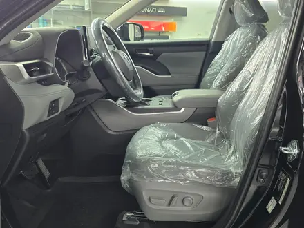 Toyota Highlander Luxe 2025 года за 31 500 000 тг. в Семей – фото 31