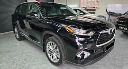 Toyota Highlander Luxe 2025 года за 31 500 000 тг. в Семей – фото 4