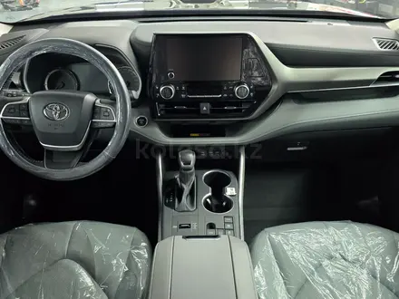 Toyota Highlander Luxe 2025 года за 31 500 000 тг. в Семей – фото 39