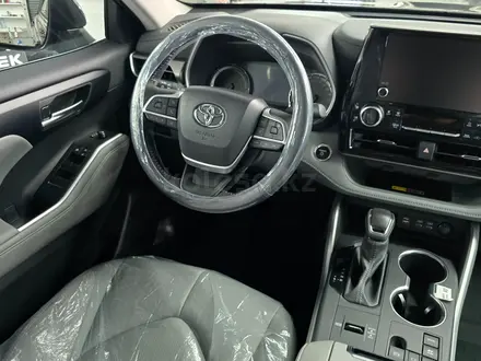 Toyota Highlander Luxe 2025 года за 31 500 000 тг. в Семей – фото 40