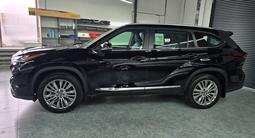 Toyota Highlander Luxe 2025 года за 31 500 000 тг. в Семей – фото 5