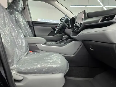 Toyota Highlander Luxe 2025 года за 31 500 000 тг. в Семей – фото 61