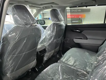 Toyota Highlander Luxe 2025 года за 31 500 000 тг. в Семей – фото 66