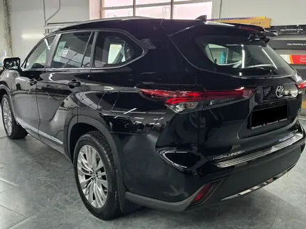 Toyota Highlander Luxe 2025 года за 31 500 000 тг. в Семей – фото 93