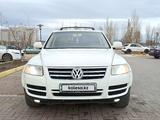 Volkswagen Touareg 2004 года за 3 900 000 тг. в Актобе