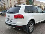 Volkswagen Touareg 2004 года за 3 900 000 тг. в Актобе – фото 4