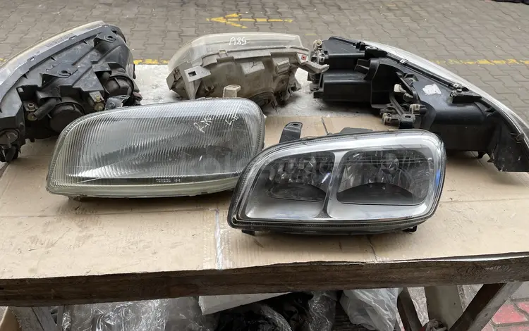 Фара Toyota RAV 4 за 35 000 тг. в Алматы