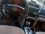 Toyota Camry 2012 года за 8 300 000 тг. в Актобе – фото 4