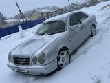 Mercedes-Benz E 200 1998 года за 2 900 000 тг. в Петропавловск – фото 2