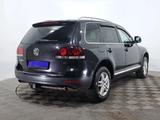 Volkswagen Touareg 2007 года за 6 590 000 тг. в Астана – фото 5