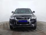 Volkswagen Touareg 2007 года за 6 590 000 тг. в Астана – фото 2